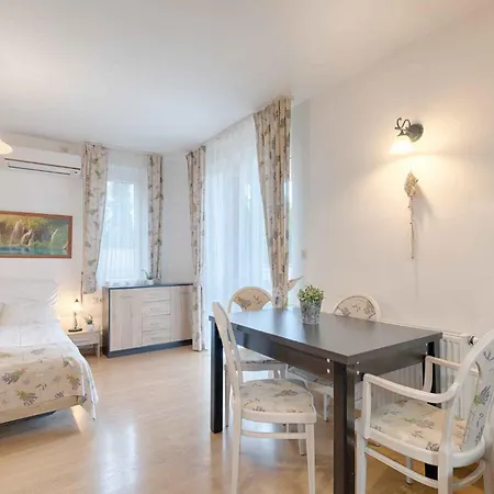 In - Balaton 49195 Apartment